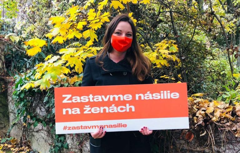 Prečo od neho už dávno neodišla a čo ak si to všetko len vymyslela?